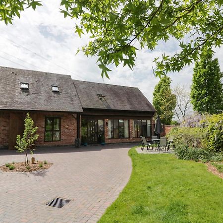 Вилла The Stables Стаурбридж Экстерьер фото